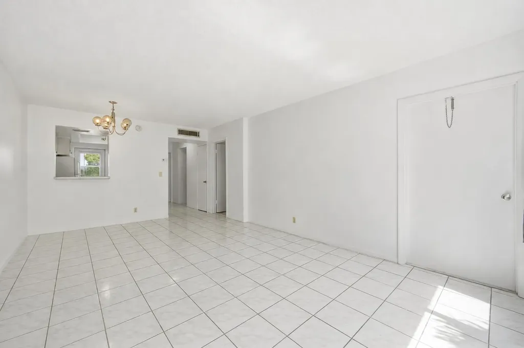 1333 E Hallandale Beach Boulevard Hallandale Beach FL 33009