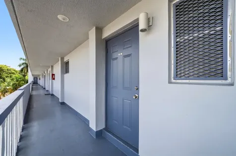 1333 E Hallandale Beach Boulevard Hallandale Beach FL 33009