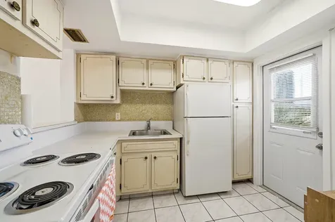 1333 E Hallandale Beach Boulevard Hallandale Beach FL 33009