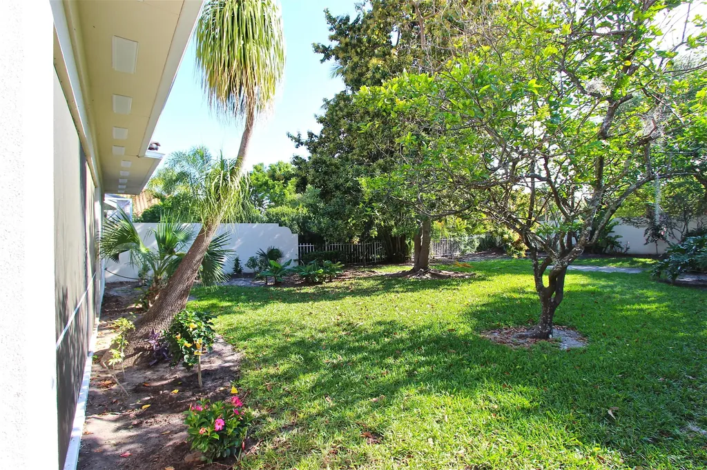 160 Lost Bridge Drive Palm Beach Gardens FL 33410