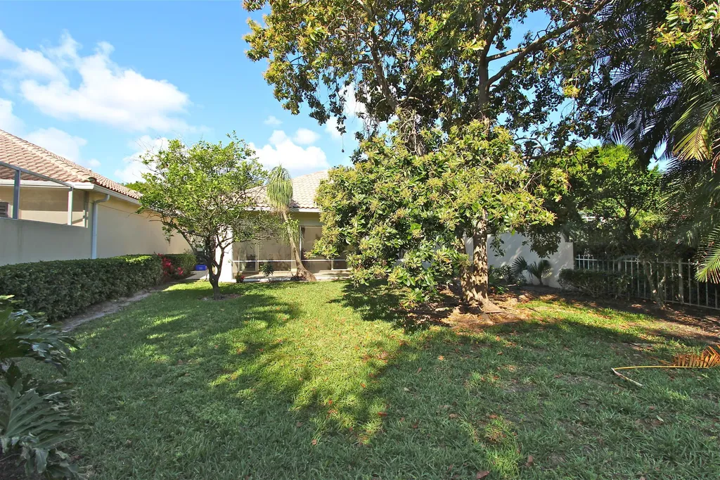 160 Lost Bridge Drive Palm Beach Gardens FL 33410
