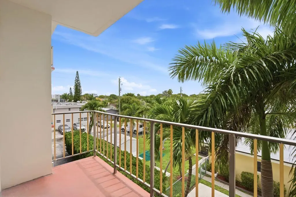1747 Rodman Street Hollywood FL 33020