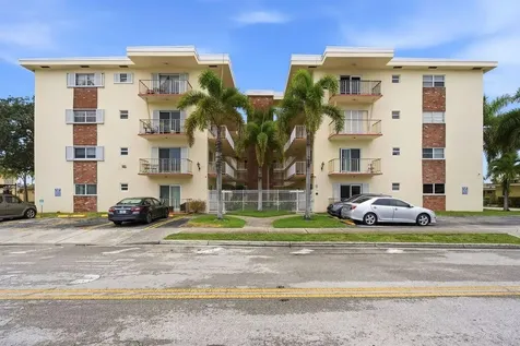 1747 Rodman Street Hollywood FL 33020