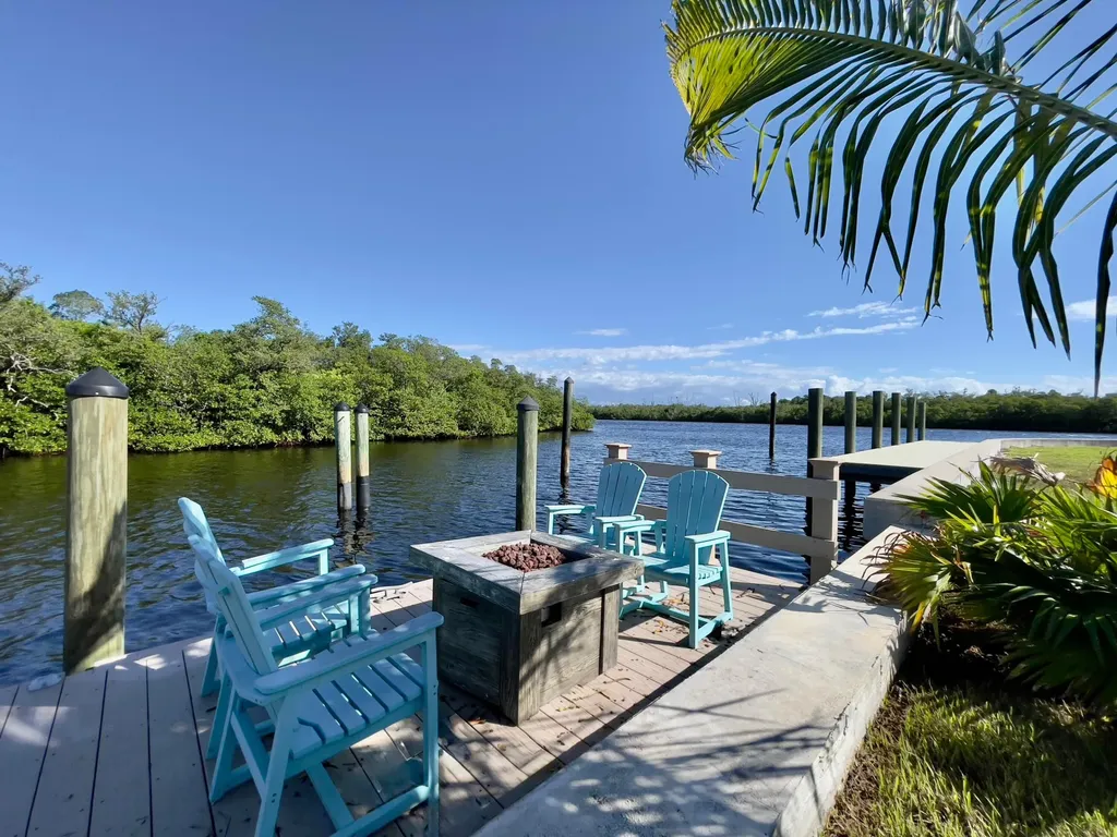 8585 SE Palm Street Hobe Sound FL 33455