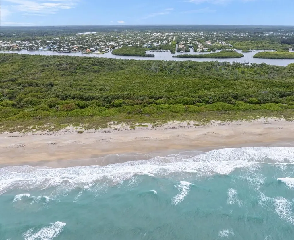 8585 SE Palm Street Hobe Sound FL 33455