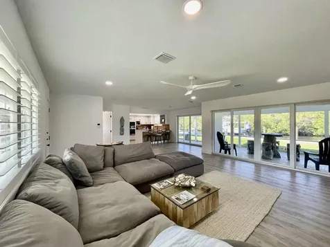 8585 SE Palm Street Hobe Sound FL 33455