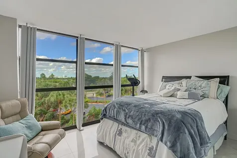 600 Parkview Drive Hallandale Beach FL 33009