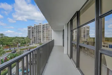 600 Parkview Drive Hallandale Beach FL 33009