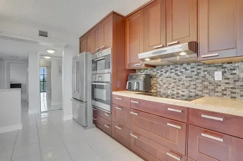 600 Parkview Drive Hallandale Beach FL 33009