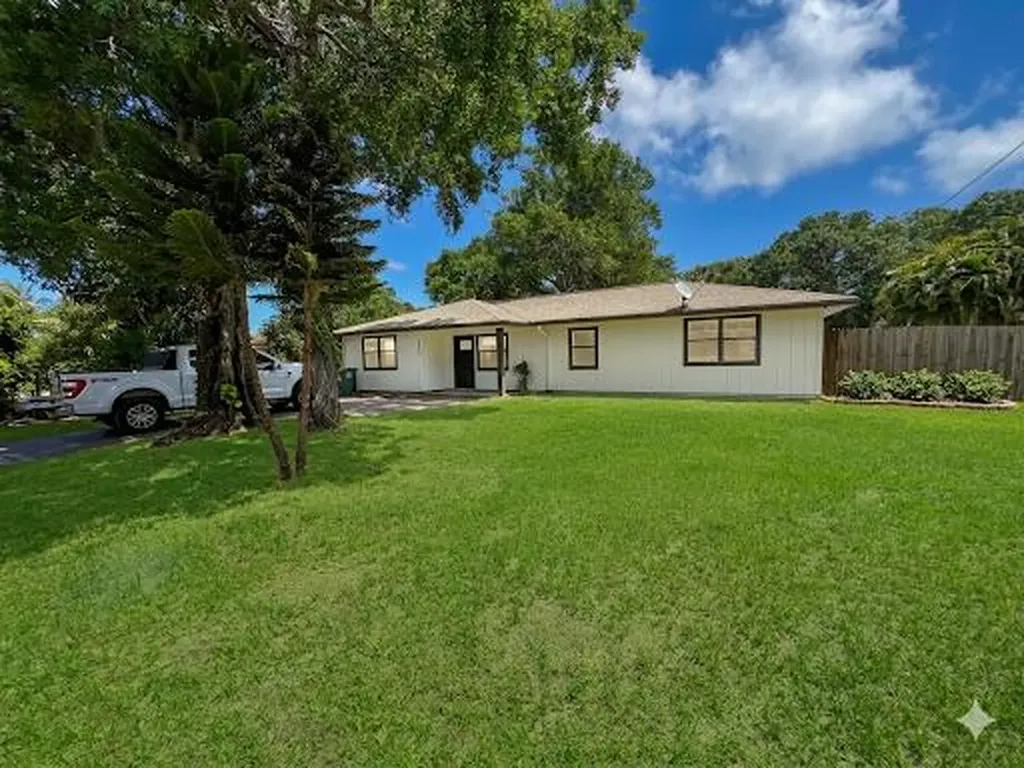 2008 S 30th Street Fort Pierce FL 34947