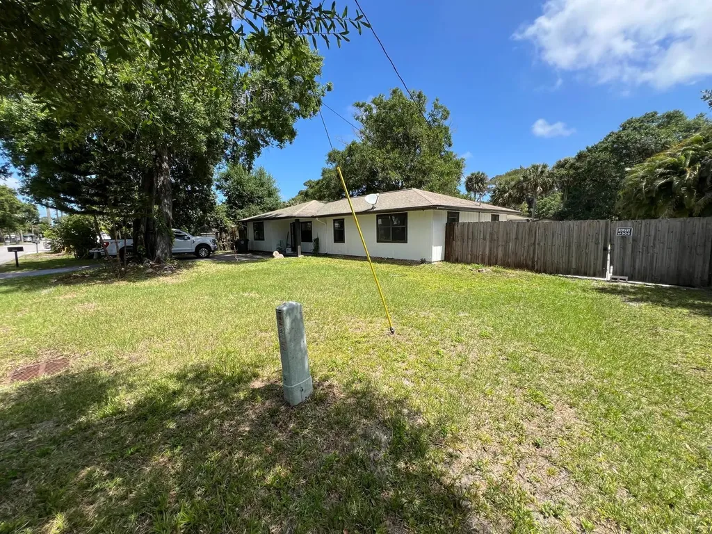 2008 S 30th Street Fort Pierce FL 34947