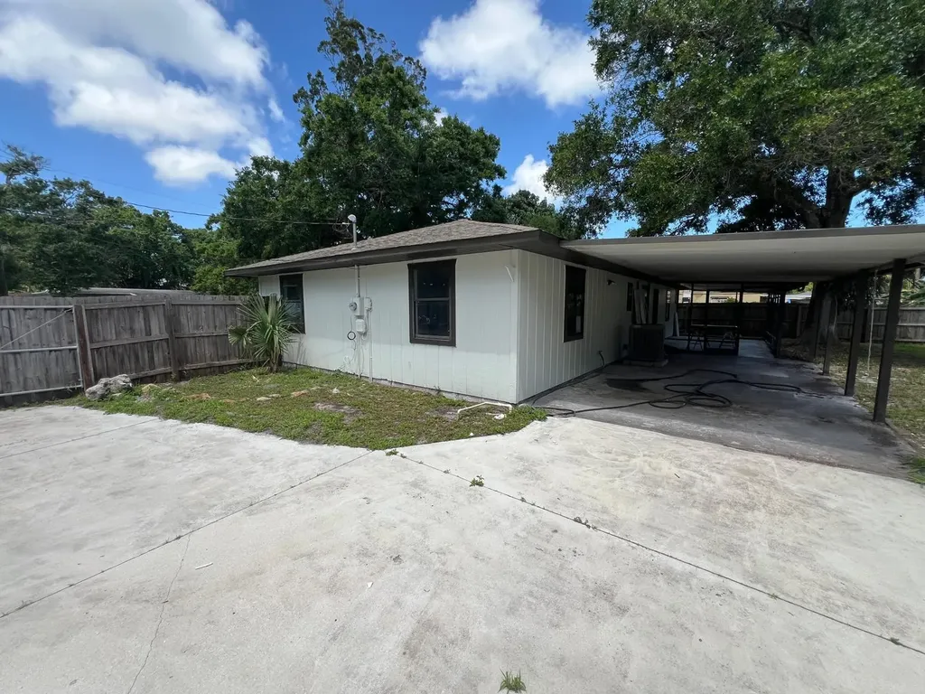 2008 S 30th Street Fort Pierce FL 34947