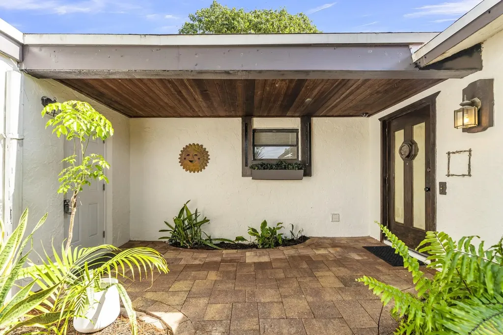 358 SW 32nd Terrace Deerfield Beach FL 33442