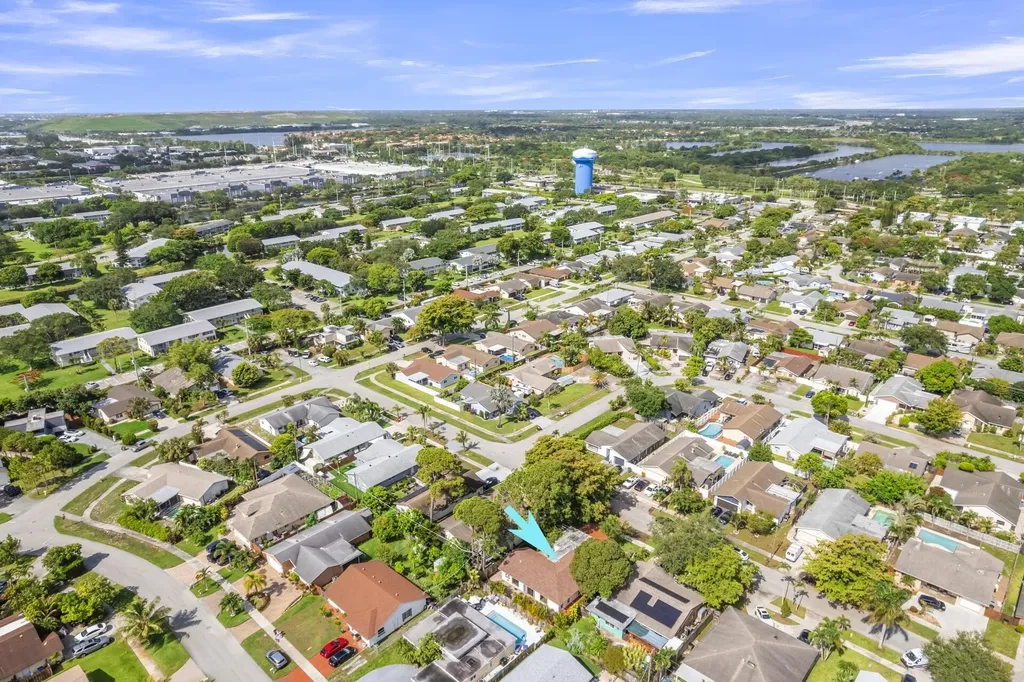 358 SW 32nd Terrace Deerfield Beach FL 33442