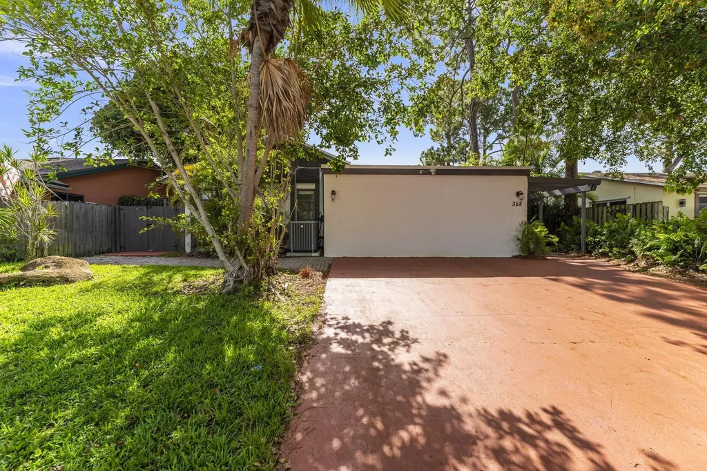 358 SW 32nd Terrace Deerfield Beach FL 33442