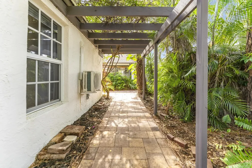 358 SW 32nd Terrace Deerfield Beach FL 33442