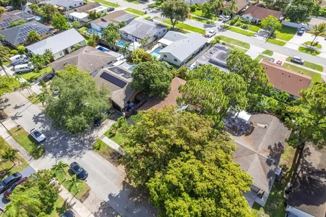 358 SW 32nd Terrace Deerfield Beach FL 33442