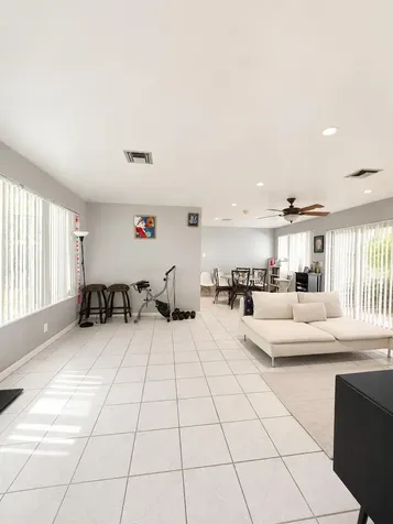 101 SW 64th Avenue Pembroke Pines FL 33023