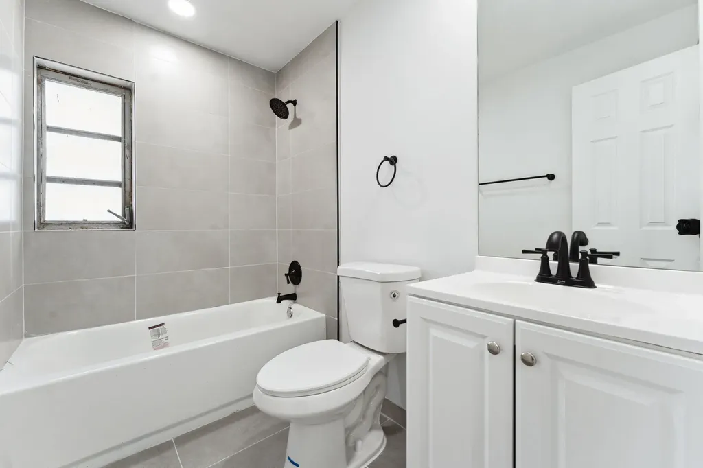 573 NW 2nd Way Deerfield Beach FL 33441