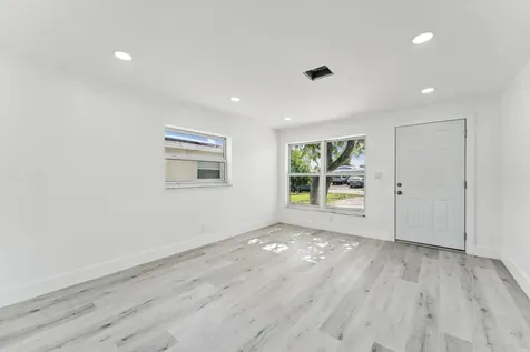 573 NW 2nd Way Deerfield Beach FL 33441