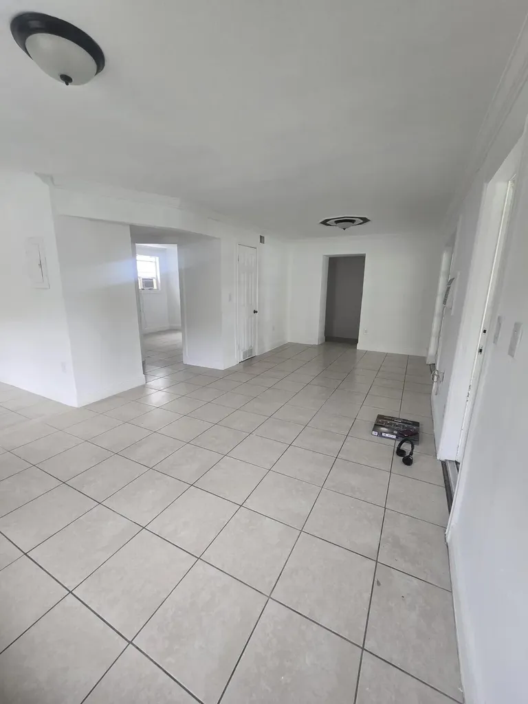 6209 Grant Street Hollywood FL 33024
