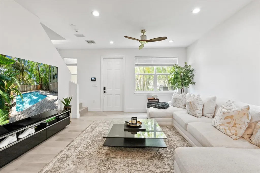 417 SW 8th Street Fort Lauderdale FL 33315