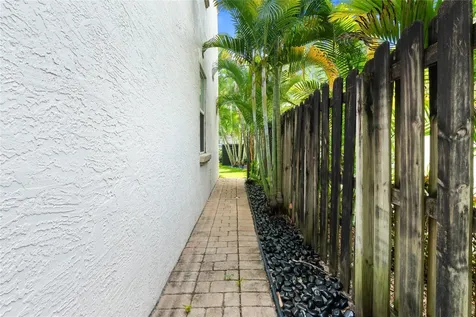 417 SW 8th Street Fort Lauderdale FL 33315