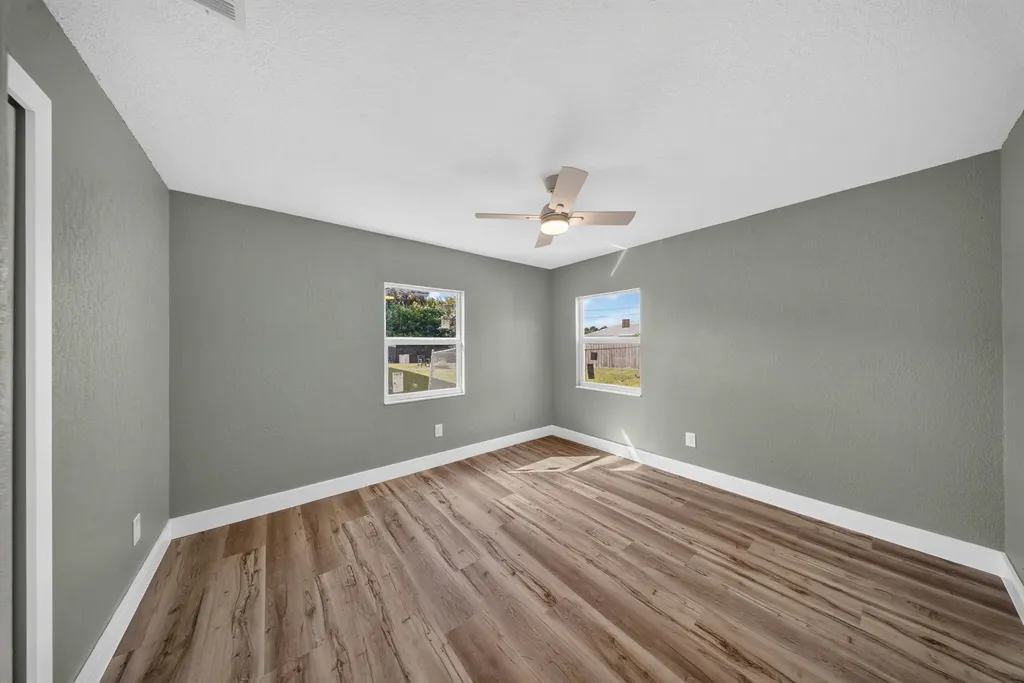 1917 SW Flower Lane Port St Lucie FL 34953