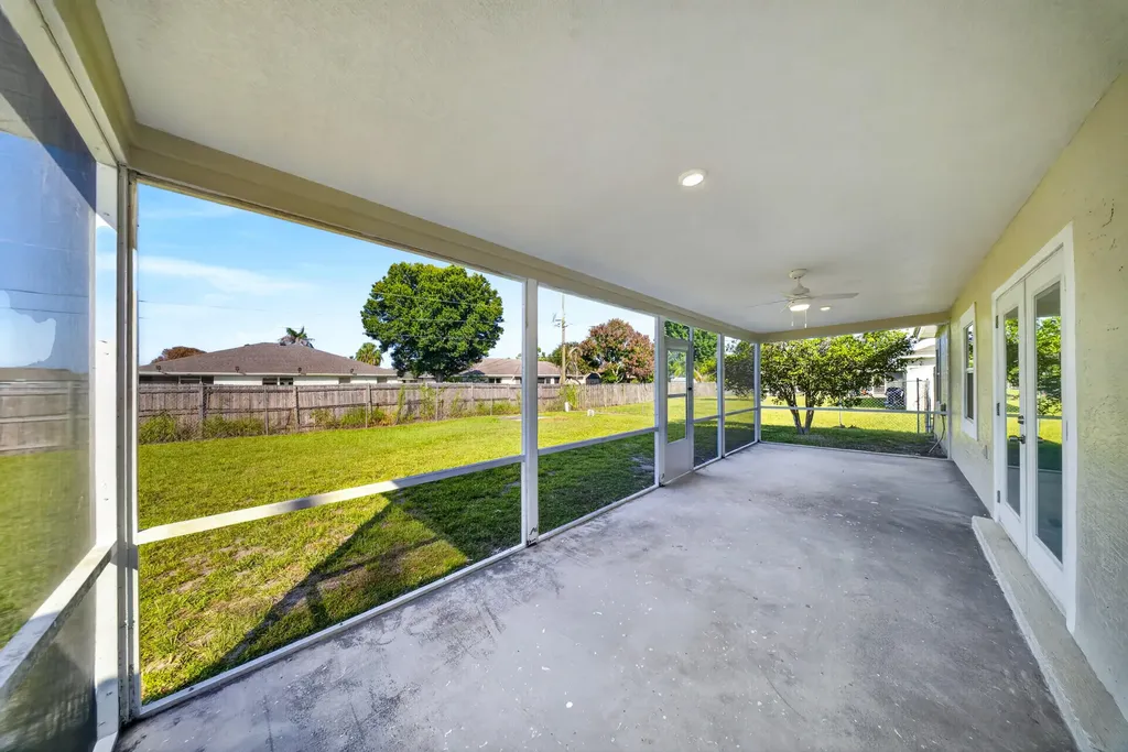 1917 SW Flower Lane Port St Lucie FL 34953