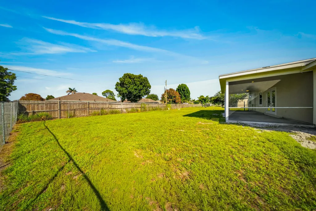 1917 SW Flower Lane Port St Lucie FL 34953