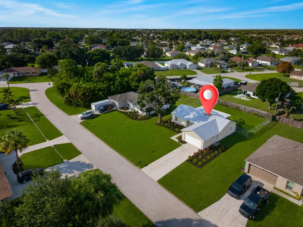 1917 SW Flower Lane Port St Lucie FL 34953