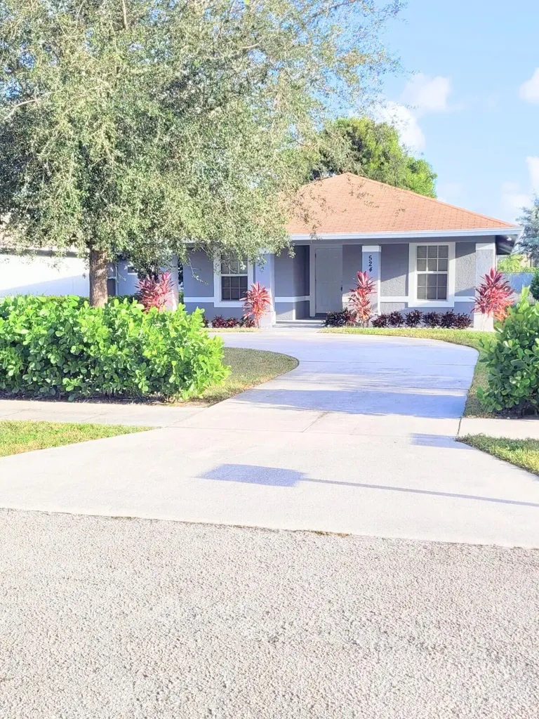 524 Southridge Road Delray Beach FL 33444