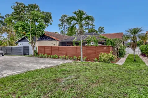 1279 Periwinkle Place Wellington FL 33414