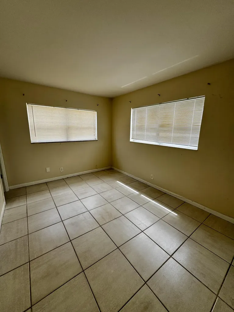 2824 N Dixie Highway Boca Raton FL 33431