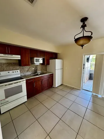 2824 N Dixie Highway Boca Raton FL 33431