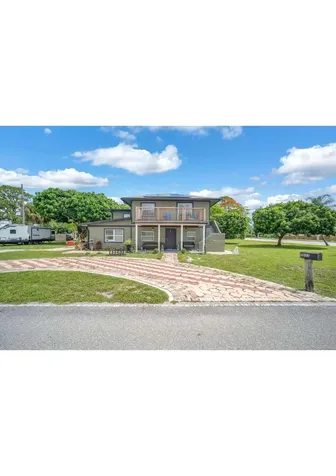 5023 Club Road Haverhill FL 33415