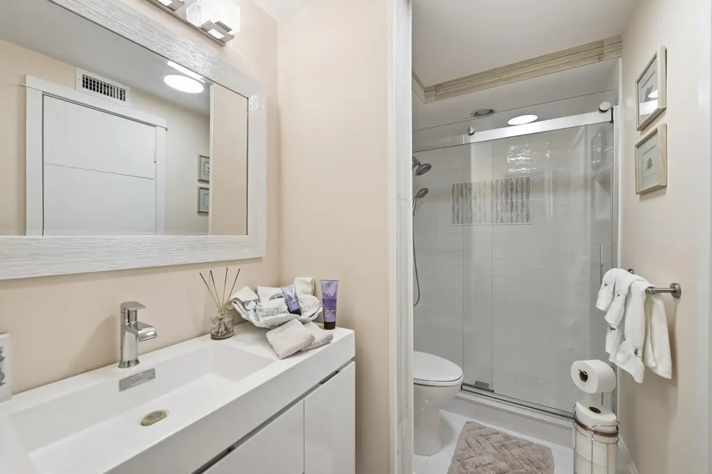 53 Piedmont B Way Delray Beach FL 33484