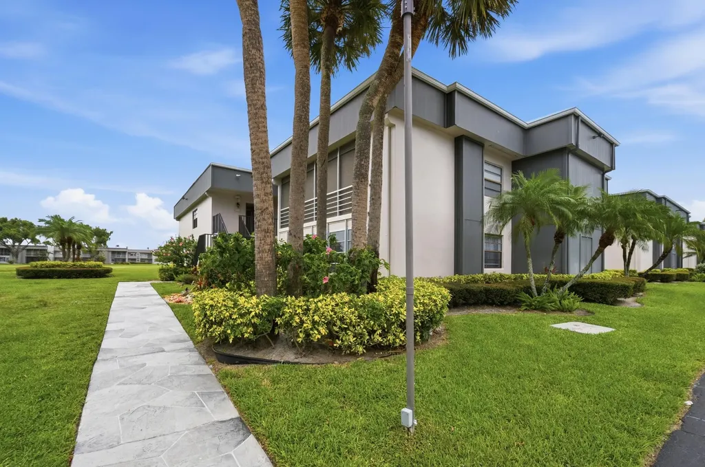53 Piedmont B Delray Beach FL 33484