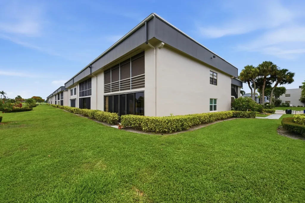 53 Piedmont B Way Delray Beach FL 33484