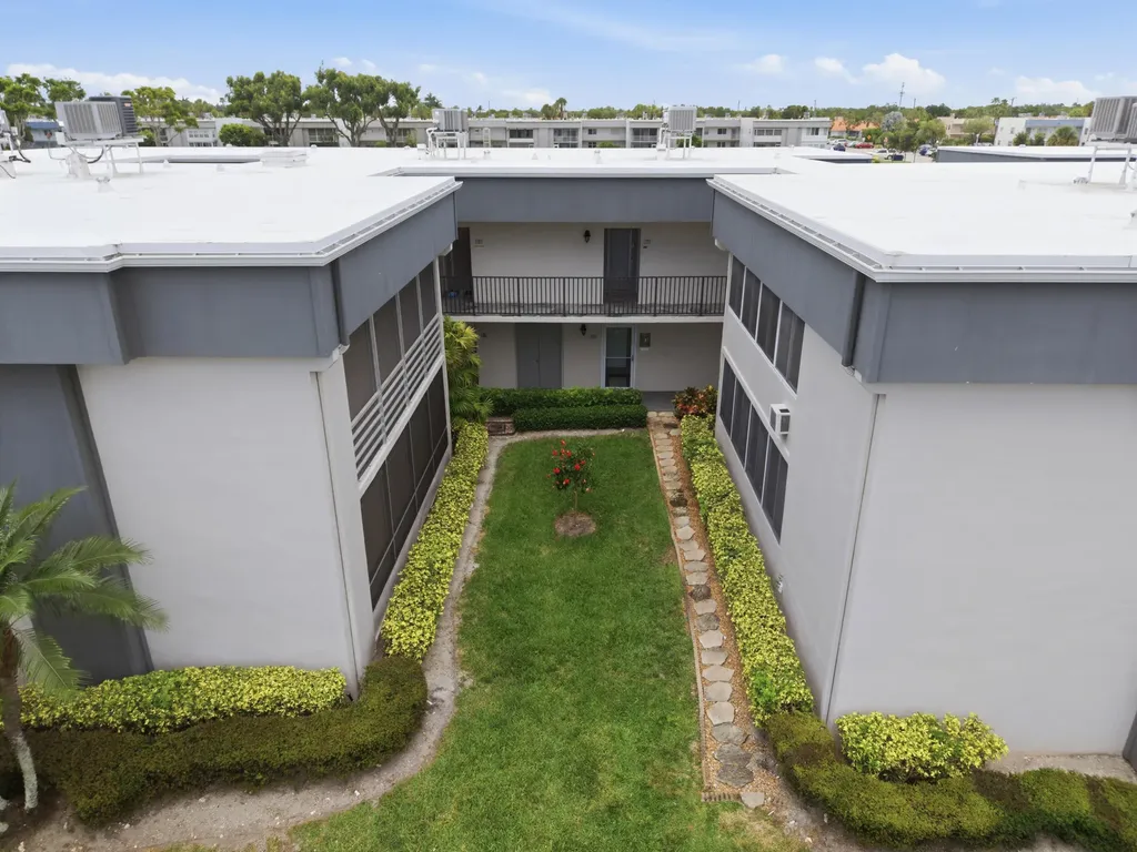 53 Piedmont B Delray Beach FL 33484