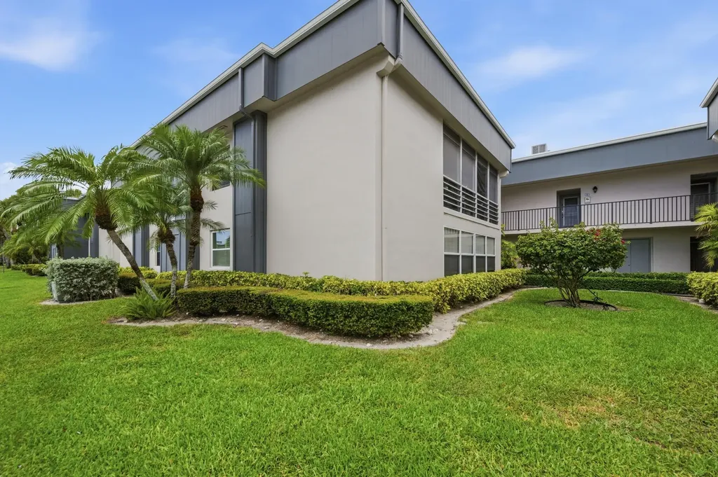 53 Piedmont B Way Delray Beach FL 33484
