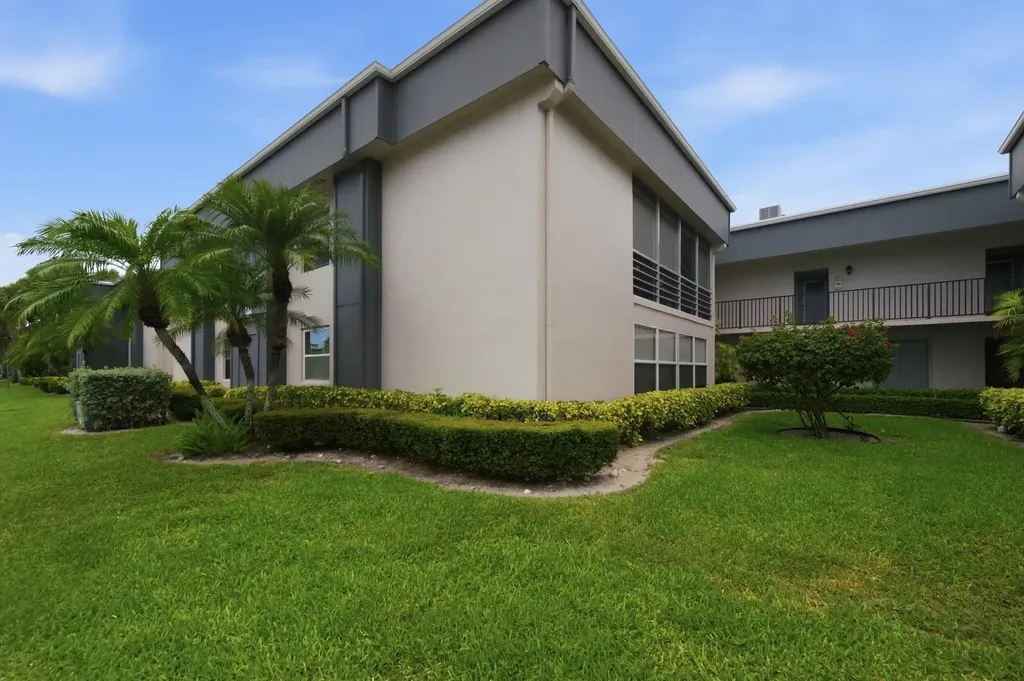 53 Piedmont B Way Delray Beach FL 33484