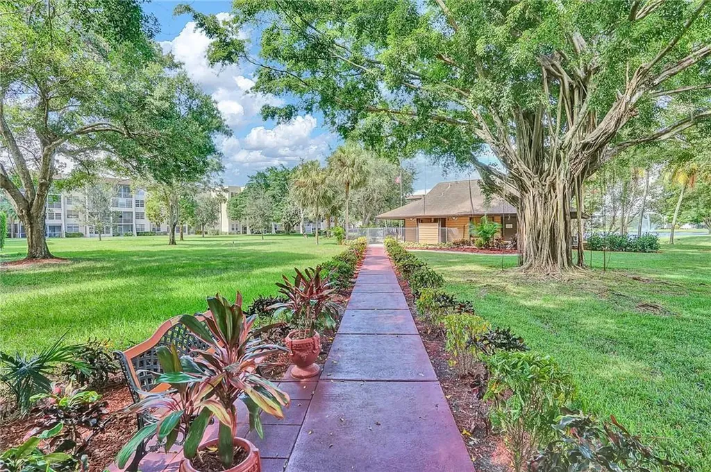 9460 Poinciana Place Davie FL 33324