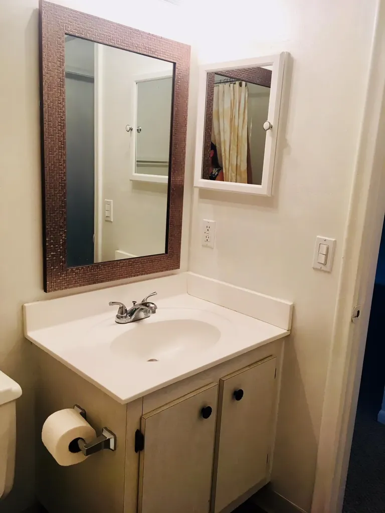 5186 NE 6th Avenue Oakland Park FL 33334