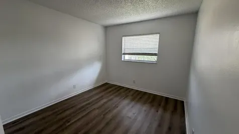 5186 NE 6th Avenue Oakland Park FL 33334
