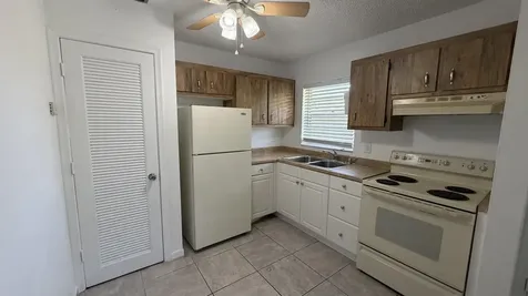 5186 NE 6th Avenue Oakland Park FL 33334