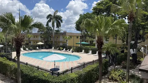 5186 NE 6th Avenue Oakland Park FL 33334