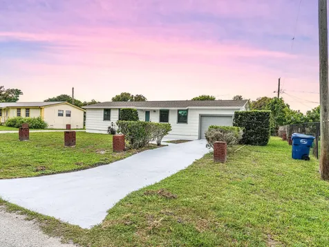 1028 Kentucky Avenue Clewiston FL 33440