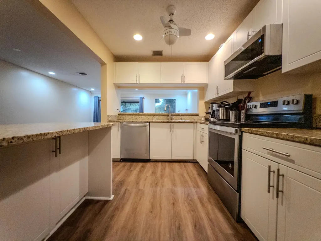 2011 E Discovery Circle Circle E Deerfield Beach FL 33442