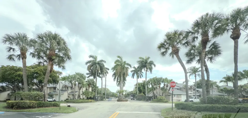 2011 E Discovery Circle Circle E Deerfield Beach FL 33442